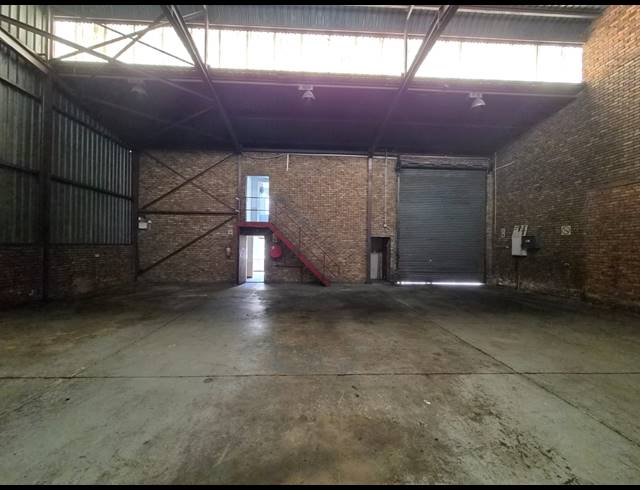 300M² WAREHOUSE TO LET IN WADEVILLE